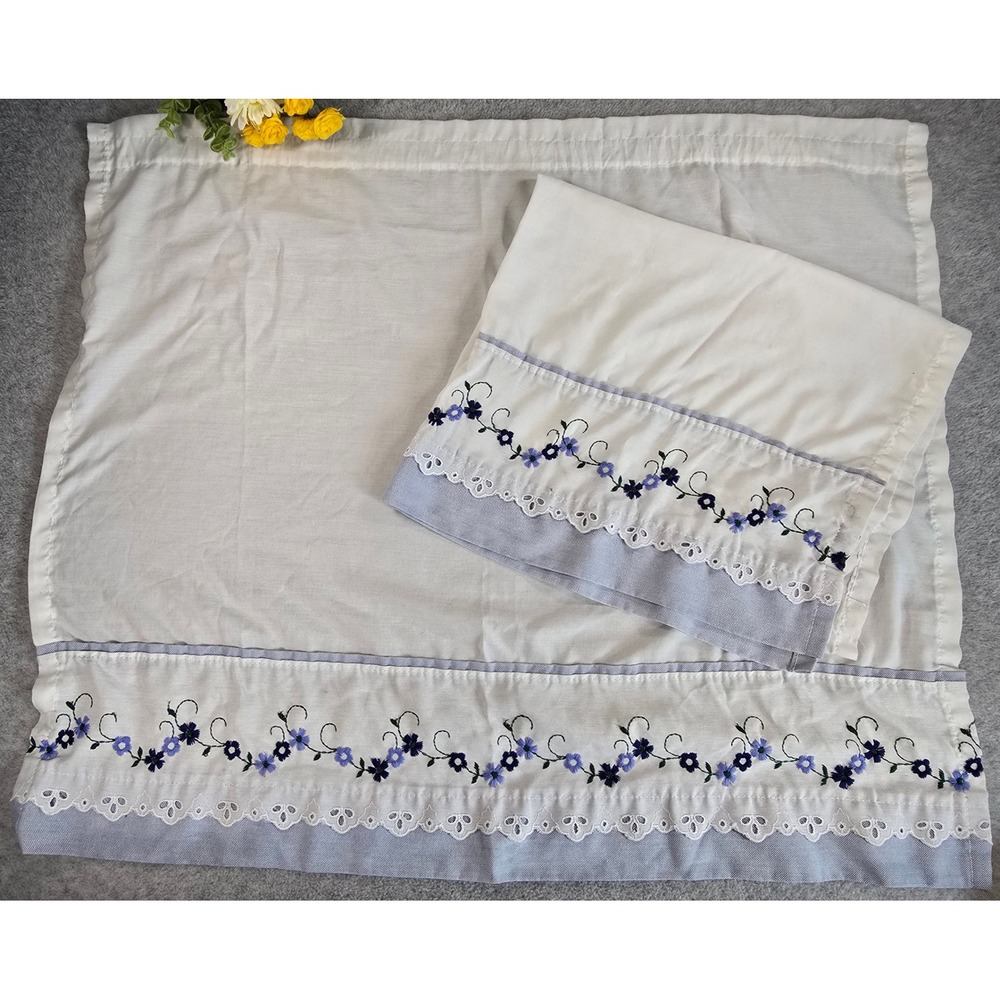 Vintage Embroidered Floral Cafe Curtains 2 Panels Eyelet Lace Cottagecore Chic